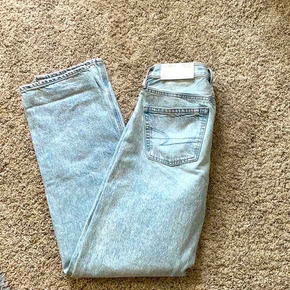 NWT AE 90s Straight Leg Jeans - Picture 2 of 2
